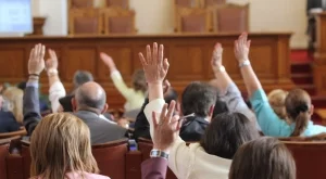 Временна комисия ще проверява данните за картела на горивата