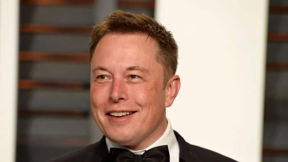 Бизнесмен се представил за Илон Мъск – искал да измъкне информация за Model 3