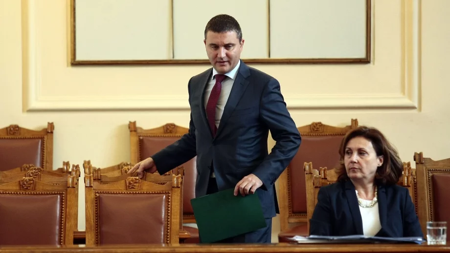Горанов призова за приемането на Бюджет 2017 и за бягство от популизма
