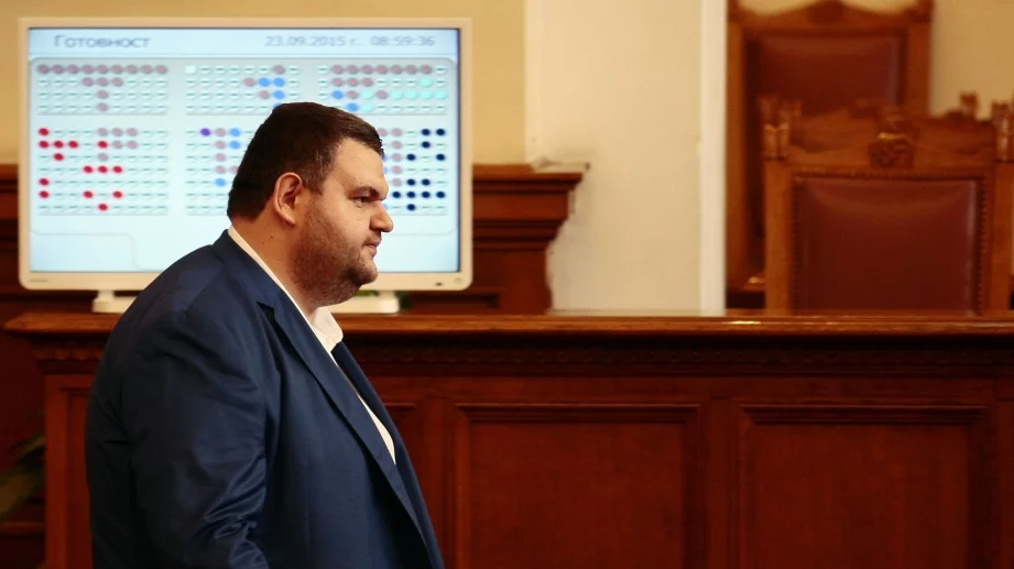 Законът на Пеевски за КТБ мина на първо четене