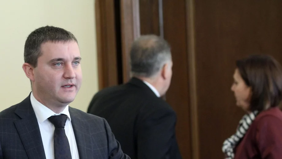 Експерт: Новият дълг от 2 млрд. евро няма да доведе до икономически растеж