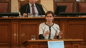 Ангелкова очаква до 7% ръст на туристите през зимния сезон 