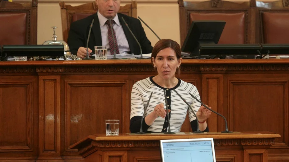 Ангелкова очаква до 7% ръст на туристите през зимния сезон 