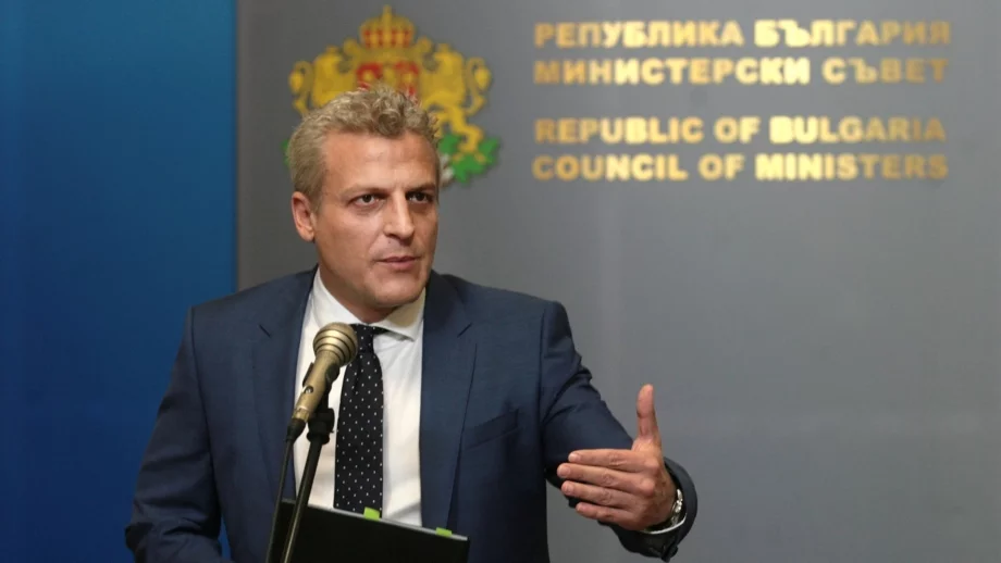 Какъв е проблемът министерството да си има търговска фирма, чуди се Москов