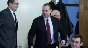 Ще плащаме за нови пътища с тол таксите, заяви Лазаров