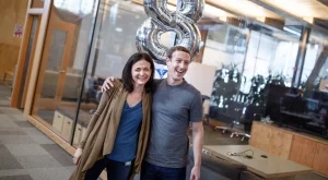 Вече 8 години Шерил Сандберг прави Facebook по-добър 