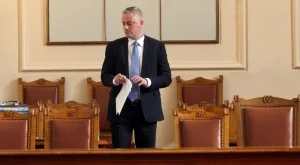 Лукарски не вижда проблем във финансирането на бизнеса на съпругата му с пари на неговото министерство