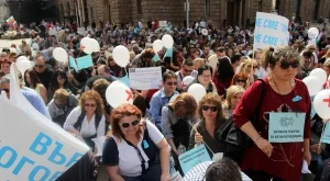 Лекари излизат на протест в цялата страна 