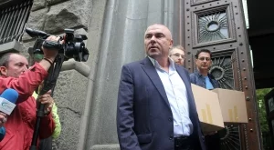 Стана ясно как Марешки успява да продава по-евтин бензин 
