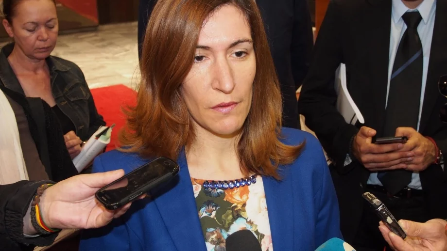 Ангелкова: Повече гърци са почивали в България, отколкото българи - в Гърция