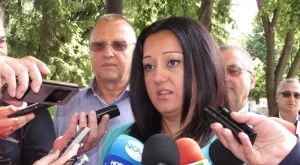 Павлова призова шофьорите да карат по-бавно заради ремонтите по пътищата