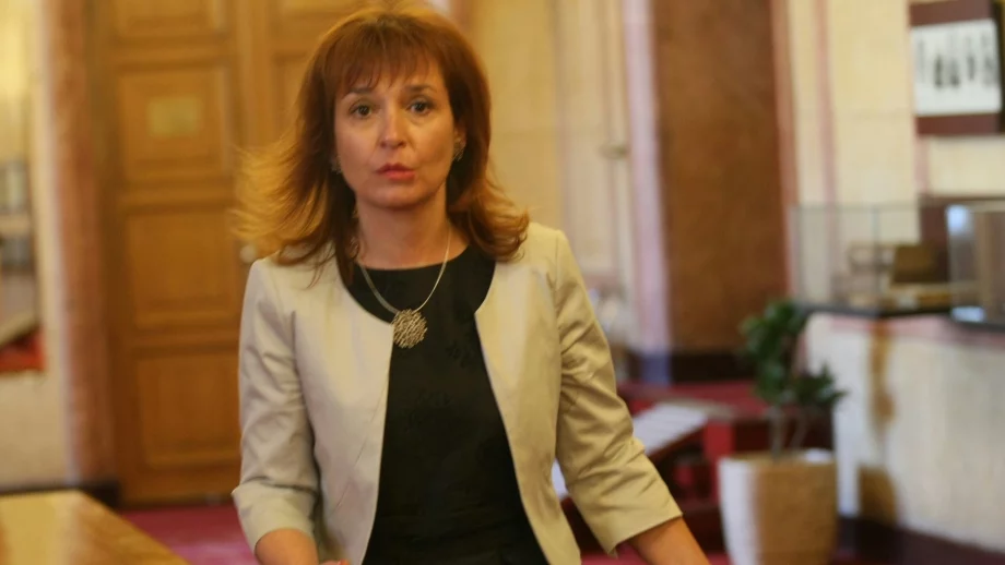 Русинова се похвали със спад на безработицата 