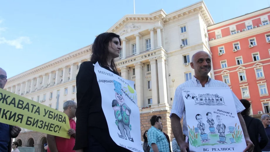 Собственици на малки ВЕИ централи: Държавата ни излъга и ощети