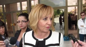 Манолова с остро писмо против поскъпването на газа 