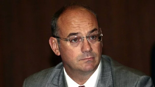 Атанас Семов: Борисов да хваща или ножа, или пътя