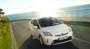 Toyota намалява разхода за гориво с 20%