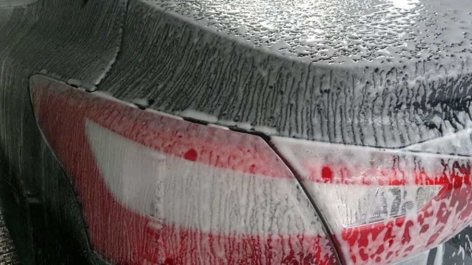 Близо 67 000 лв. ще отидат за почистване на депутатските автомобили 