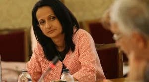 Караиванова представи концепцията си за управление на КФН 