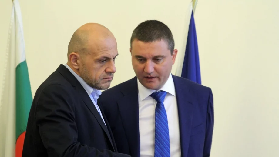 Услугите няма да поскъпнат заради административната реформа, твърди властта