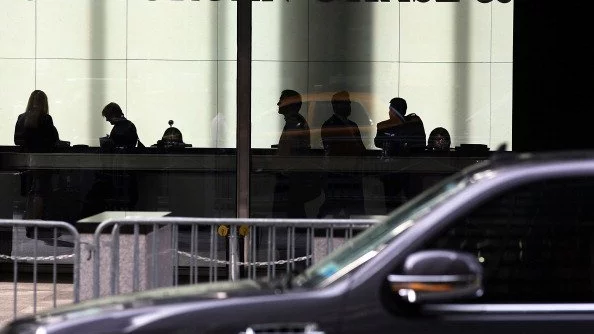 Шефът на JPMorgan е получил 28 млн. долара годишна заплата