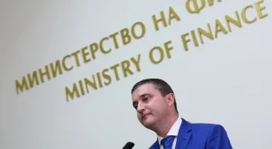 Горанов не видя директни връзки между КТБ и Пеевски 