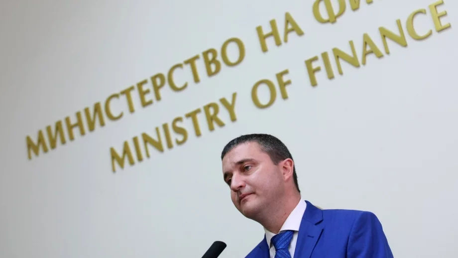Горанов не видя директни връзки между КТБ и Пеевски 