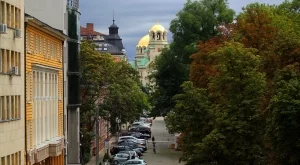 Бедност и лошо управление - факторите, които дърпат България надолу 