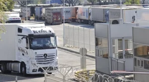 Вече е в сила забраната за движение на тирове по магистралите