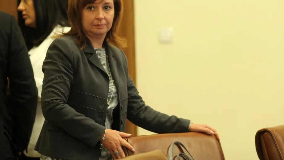 Русинова: За първи път от 15 години има спад на безработицата 