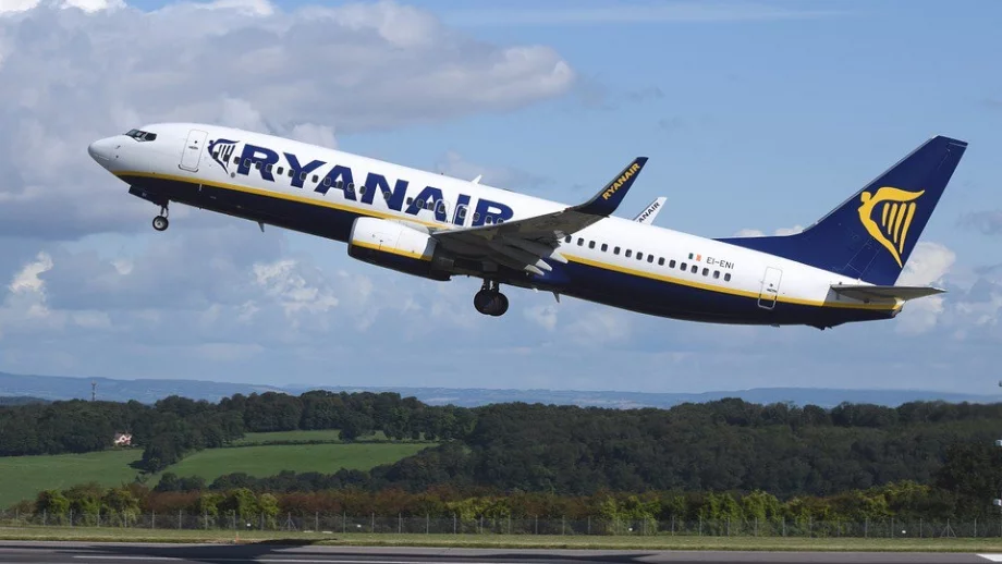 Самолетите на Ryanair вече ще кацат на Терминал 2 