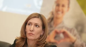 Ангелкова: С големите туроператори договорихме 30-40% ръст на туристите за лято 2017