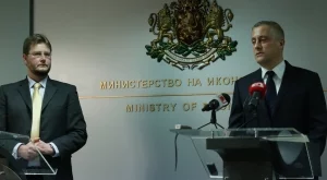 Скандален запис сочи, че Седларски може да е позволил схема с българската бактерия за кисело мляко (Видео)