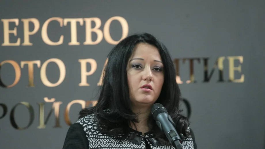 Павлова: Служебният кабинет ни върна 10 години назад, процедурата за "Железница" е опорочена