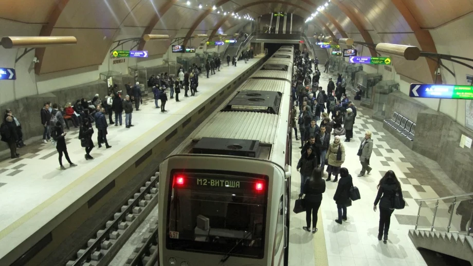Увеличават се пътуващите с метро в София 