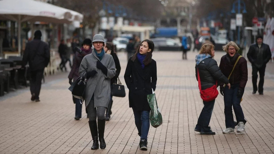 Населението на България е намаляло с 52 000 души за година