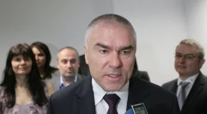 Марешки: Ако оставката на Петкова бъде приета, значи има съмнение за задкулисие