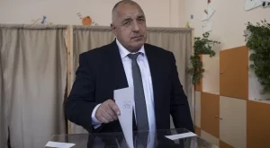В нашето огледало не се вижда Пеевски, а задрямала овца 
