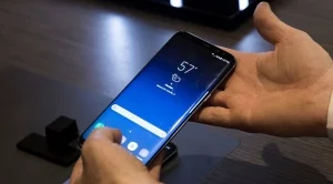 Палачинката се обърна: Apple и Google копират Samsung
