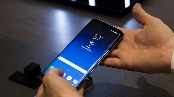 Палачинката се обърна: Apple и Google копират Samsung