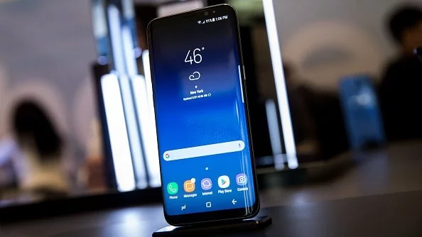 Как да използвате новия Samsung Galaxy S8 като настолен компютър