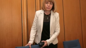 Фандъкова: Проблемите с топлата вода в столични квартали са заради аварии през зимата
