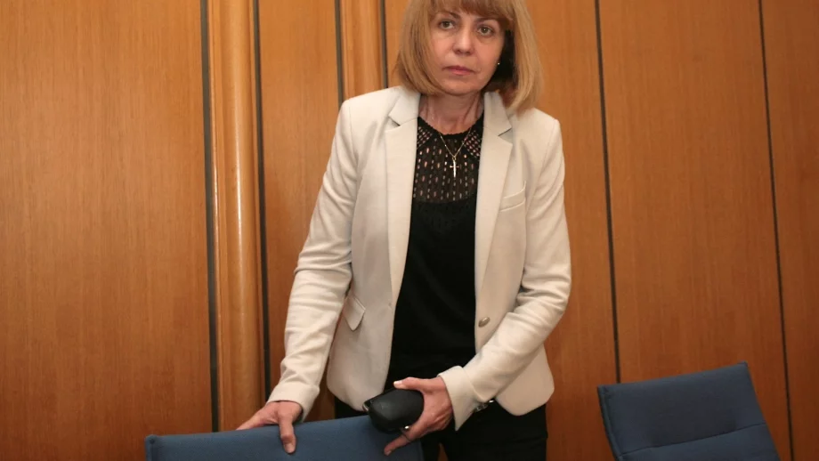 Фандъкова призова столичани да не излизат с колите си днес