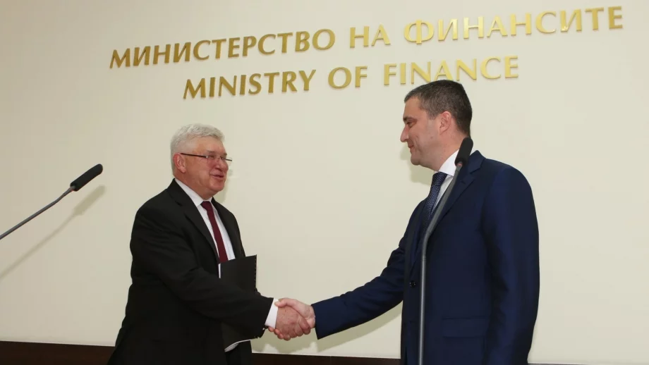 Горанов е оптимист за по-нисък от планирания дефицит 