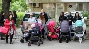 КНСБ: Правата на бременните и майките са защитени от Конституцията