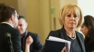 Манолова: Тормозът на ЧСИ приключва, останаха банките 