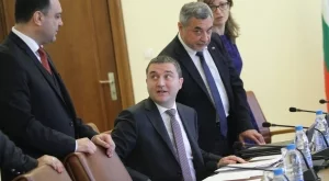 Кабинетът натисна "рестарт" на концесията на летище София 