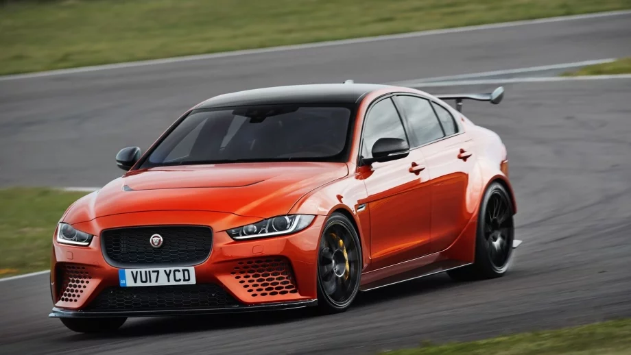 Jaguar пуска най-екстремния си седан 