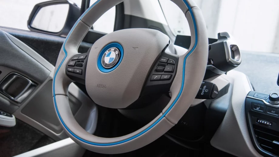 BMW тества автономен автомобил в Китай 