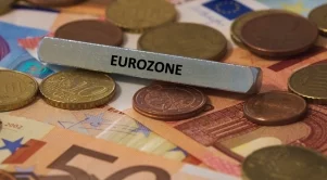 Лек спад на инфлацията в еврозоната 