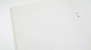 Любопитната причина, поради която тетрадките и книгите имат полета